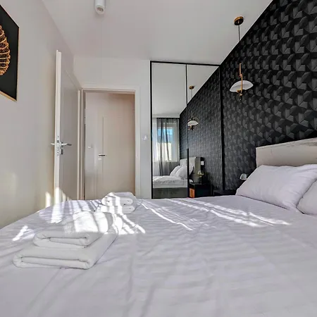 Apartment Kazimierza Wielkiego 51 By Homeprime *